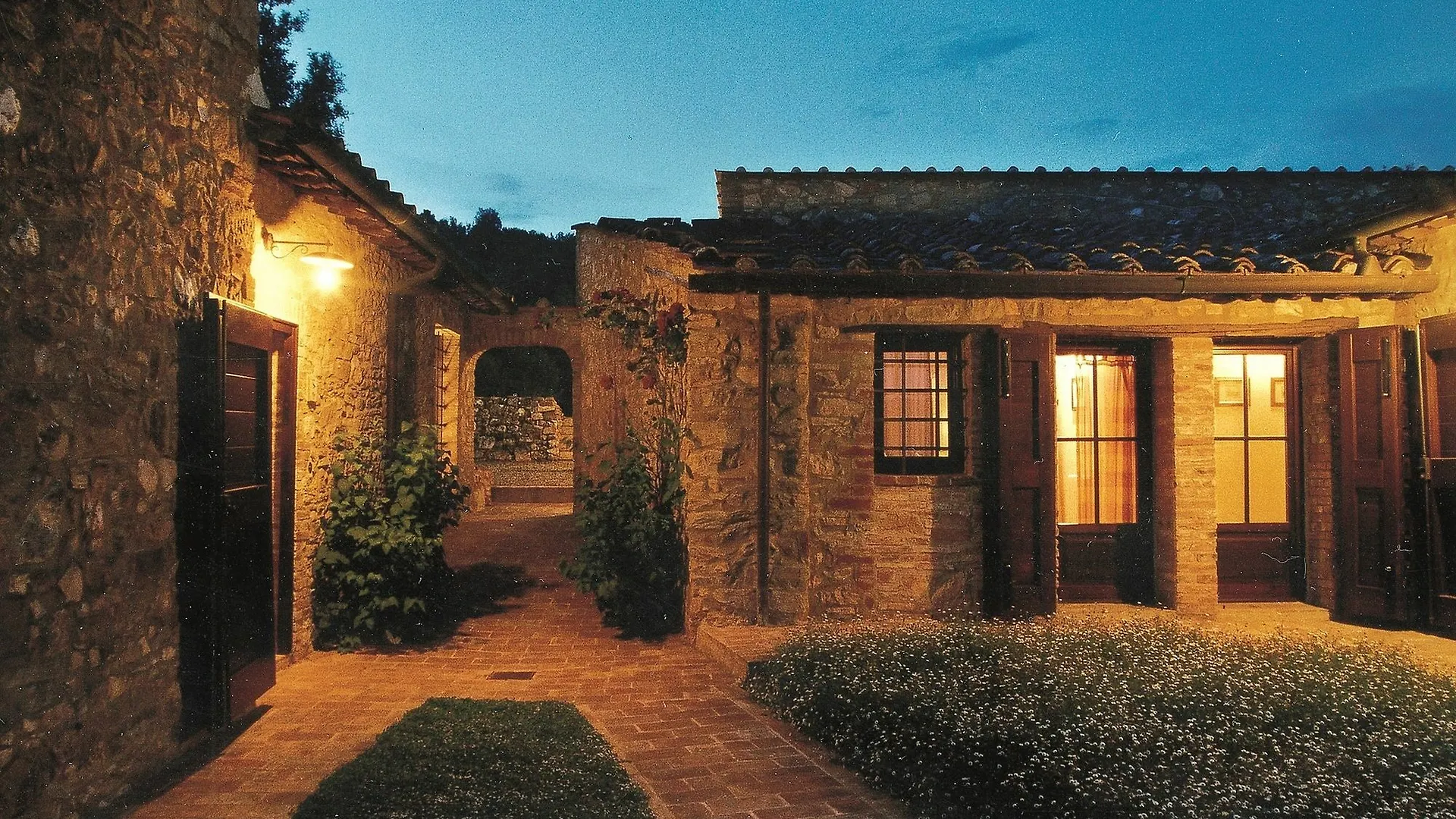 Le Mascie Sovicille Aparthotel